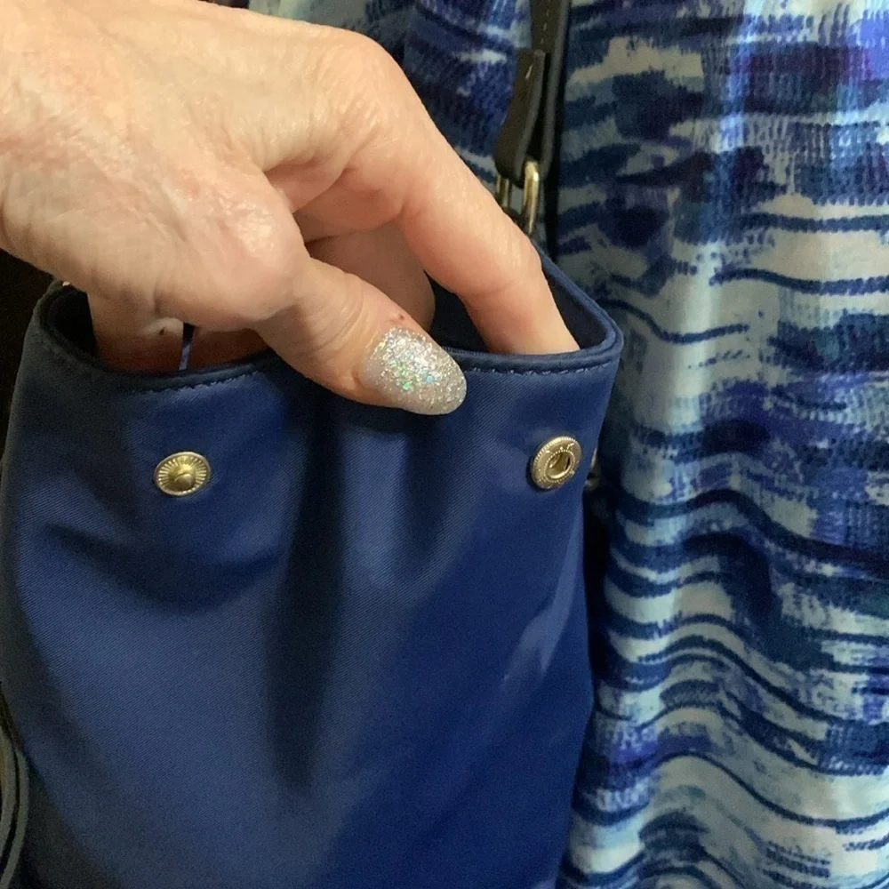 Liz Claiborne beautiful nylon bag perfect color for fall
